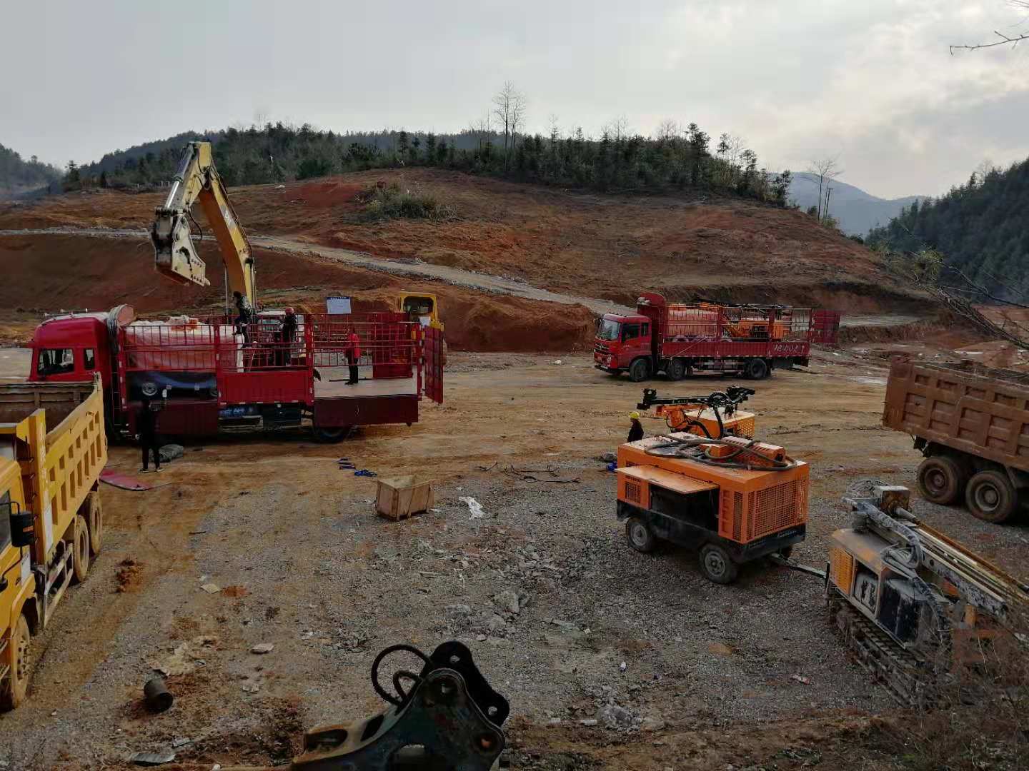 新化某高速公路施工