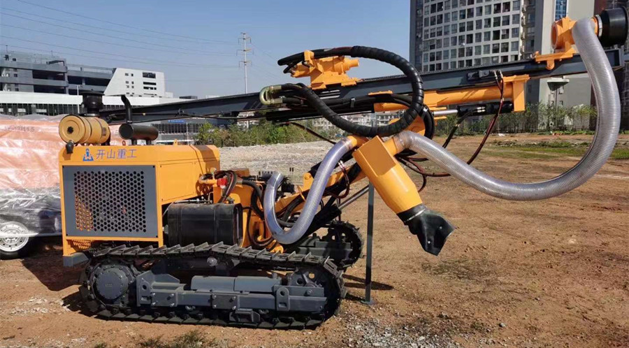 今日湘西客戶(hù)潛孔鉆機設備一套交機成功